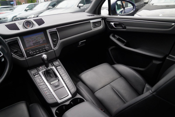 Porsche Macan 2.0 | Panorama | Bose Sound System | PASM | Sport Chrono | Stoelverwarming | Facelift | Comfortstoelen | Lane Assist