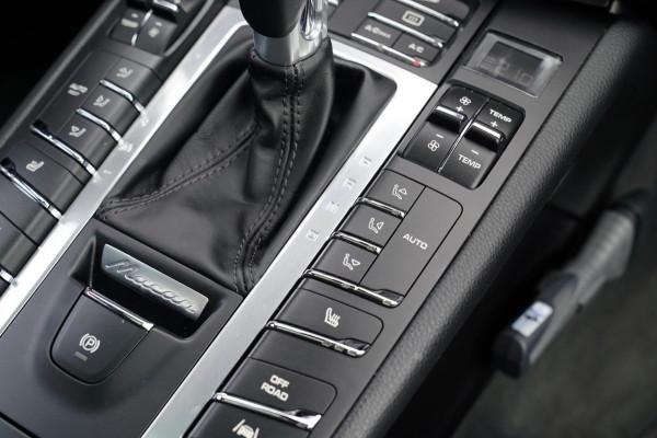 Porsche Macan 2.0 | Panorama | Bose Sound System | PASM | Sport Chrono | Stoelverwarming | Facelift | Comfortstoelen | Lane Assist
