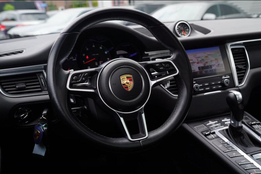 Porsche Macan 2.0 | Panorama | Bose Sound System | PASM | Sport Chrono | Stoelverwarming | Facelift | Comfortstoelen | Lane Assist