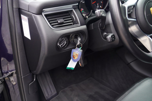 Porsche Macan 2.0 | Panorama | Bose Sound System | PASM | Sport Chrono | Stoelverwarming | Facelift | Comfortstoelen | Lane Assist