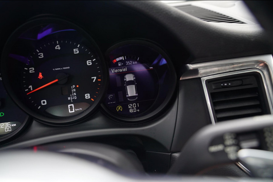 Porsche Macan 2.0 | Panorama | Bose Sound System | PASM | Sport Chrono | Stoelverwarming | Facelift | Comfortstoelen | Lane Assist