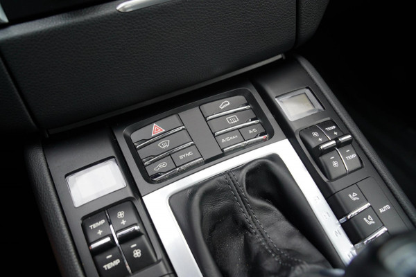 Porsche Macan 2.0 | Panorama | Bose Sound System | PASM | Sport Chrono | Stoelverwarming | Facelift | Comfortstoelen | Lane Assist