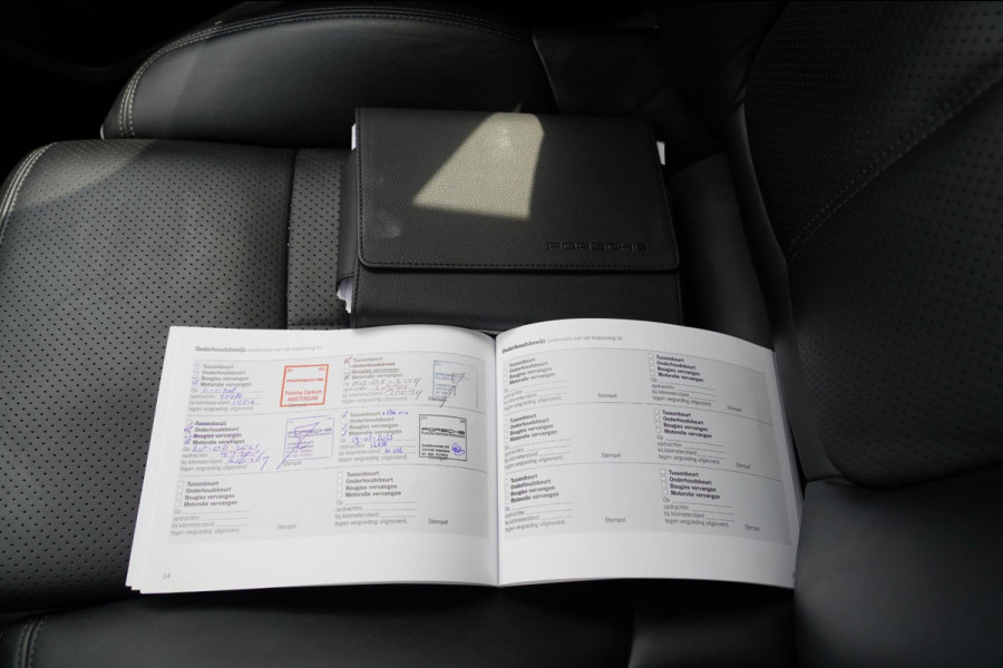 Porsche Macan 2.0 | Panorama | Bose Sound System | PASM | Sport Chrono | Stoelverwarming | Facelift | Comfortstoelen | Lane Assist