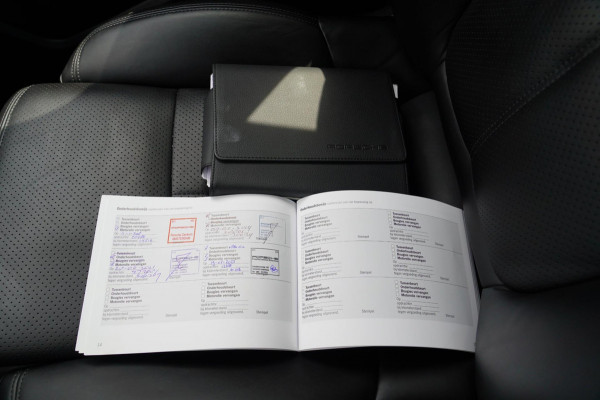 Porsche Macan 2.0 | Panorama | Bose Sound System | PASM | Sport Chrono | Stoelverwarming | Facelift | Comfortstoelen | Lane Assist