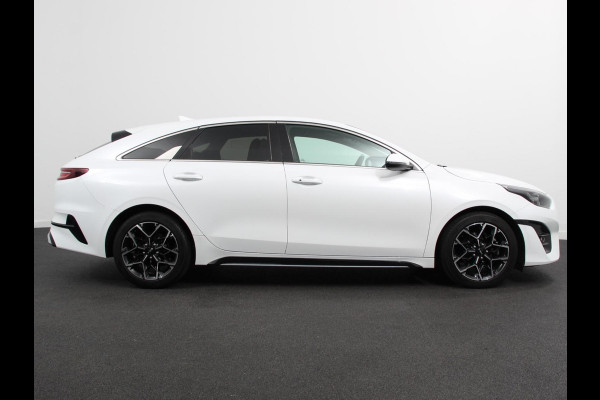 Kia ProCeed 1.5 T-GDi GT-Line Climate control Cruise control adaptive Achteruitrijd camera Parkeersensoren achter Stuur verwarming Voorstoelen verwarmd Navigatie Apple Carplay/ Android Auto