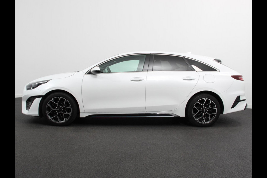 Kia ProCeed 1.5 T-GDi GT-Line Climate control Cruise control adaptive Achteruitrijd camera Parkeersensoren achter Stuur verwarming Voorstoelen verwarmd Navigatie Apple Carplay/ Android Auto