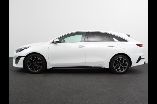 Kia ProCeed 1.5 T-GDi GT-Line Climate control Cruise control adaptive Achteruitrijd camera Parkeersensoren achter Stuur verwarming Voorstoelen verwarmd Navigatie Apple Carplay/ Android Auto