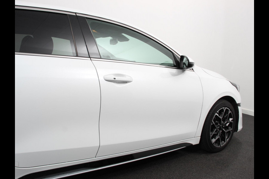 Kia ProCeed 1.5 T-GDi GT-Line Climate control Cruise control adaptive Achteruitrijd camera Parkeersensoren achter Stuur verwarming Voorstoelen verwarmd Navigatie Apple Carplay/ Android Auto