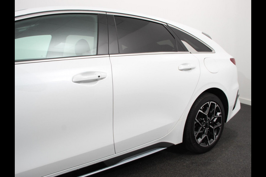 Kia ProCeed 1.5 T-GDi GT-Line Climate control Cruise control adaptive Achteruitrijd camera Parkeersensoren achter Stuur verwarming Voorstoelen verwarmd Navigatie Apple Carplay/ Android Auto