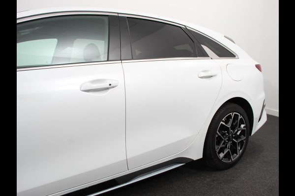 Kia ProCeed 1.5 T-GDi GT-Line Climate control Cruise control adaptive Achteruitrijd camera Parkeersensoren achter Stuur verwarming Voorstoelen verwarmd Navigatie Apple Carplay/ Android Auto