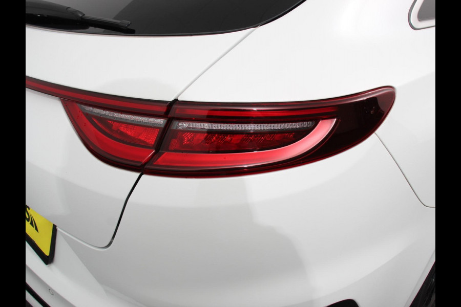 Kia ProCeed 1.5 T-GDi GT-Line Climate control Cruise control adaptive Achteruitrijd camera Parkeersensoren achter Stuur verwarming Voorstoelen verwarmd Navigatie Apple Carplay/ Android Auto