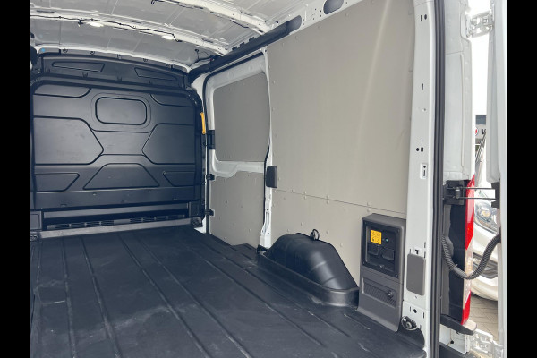 Ford E-Transit 350 L2H2 Trend 68 kWh 184pk | ZUID | Pro Power on board | Navigatie | Adaptieve Cruise |  Digitale binnenspiegel | Laadruimtebescherming | Reservewiel | H7 batterij | LED laadruimteverlichting