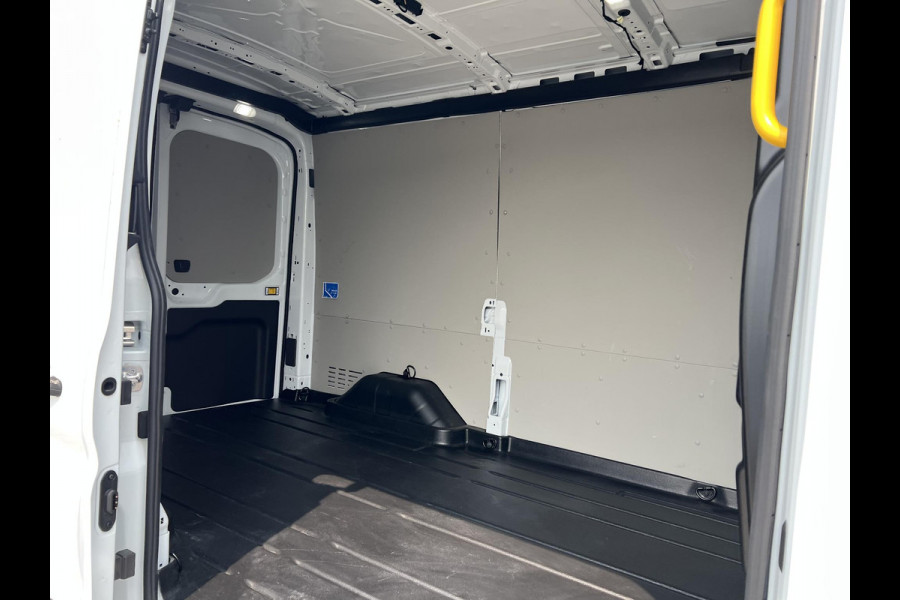 Ford E-Transit 350 L2H2 Trend 68 kWh 184pk | ZUID | Pro Power on board | Navigatie | Adaptieve Cruise |  Digitale binnenspiegel | Laadruimtebescherming | Reservewiel | H7 batterij | LED laadruimteverlichting