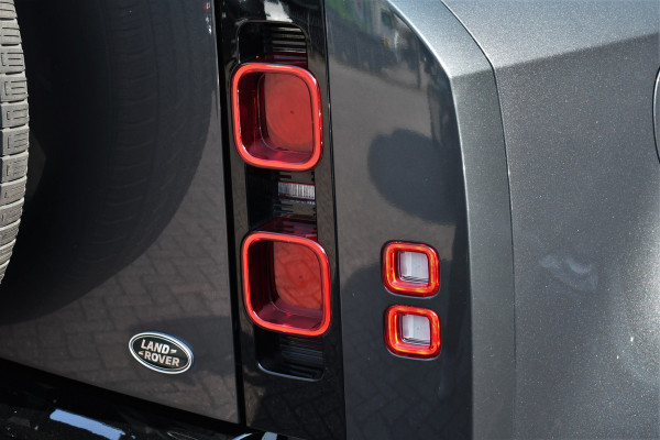 Land Rover Defender 110 D300 SE 22inch Trekh HUD 360 Stoelvent 4xLED