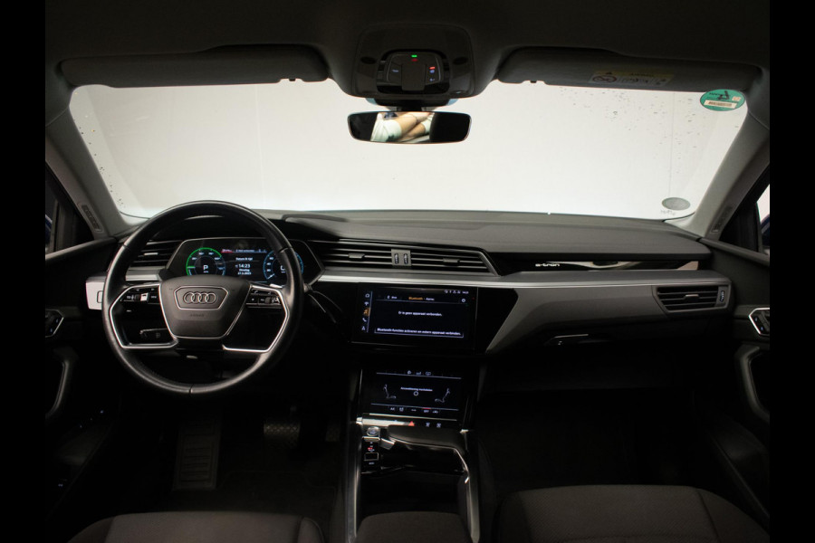 Audi e-tron E-tron 50 quattro Launch Sport (APPLE CARPLAY,LED,XENON,MEMORY,PDC,DIGITALE DASH,GETINT,NETTESTAAT)