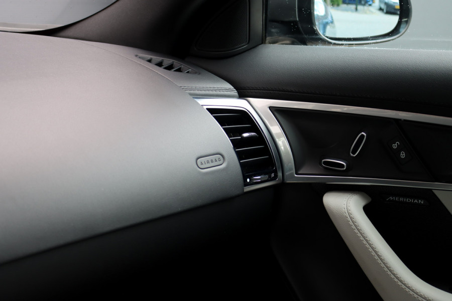 Jaguar F-Type 2.0T 301 PK Aut8 | Camera | LED | Sfeerverlichting | Meridian Sound | Lane Assist | Cruise Control | Climate Control | Leder |