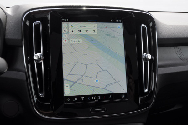 Volvo C40 Single Motor Extended Range Ultimate 82 kWh / Adaptieve cruise control / Parkeersensoren met 360 camera / Apple carplay / Keyless entry / Elektrische achterklep / Stoel - en stuurwielverwarming / Elektrische stoelen met geheugen / Harman Kardon audio