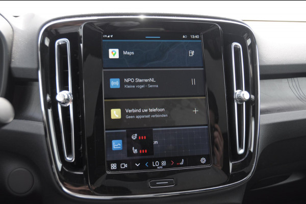 Volvo C40 Single Motor Extended Range Ultimate 82 kWh / Adaptieve cruise control / Parkeersensoren met 360 camera / Apple carplay / Keyless entry / Elektrische achterklep / Stoel - en stuurwielverwarming / Elektrische stoelen met geheugen / Harman Kardon audio