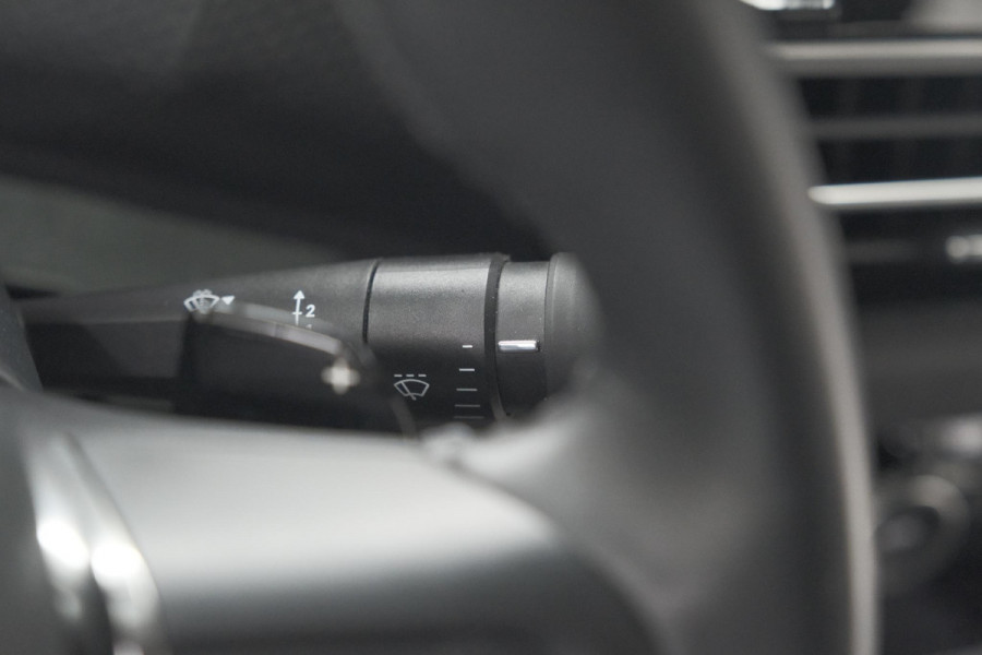 Citroën C4 Puretech 130 EAT8 Shine | Camera | Head-Up Display | Parkeersensoren | Navigatie