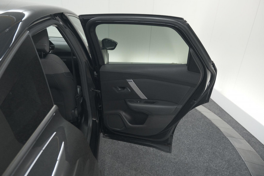 Citroën C4 Puretech 130 EAT8 Shine | Camera | Head-Up Display | Parkeersensoren | Navigatie