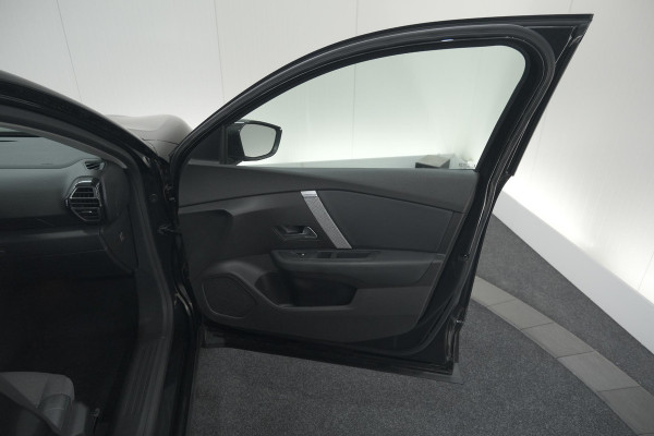 Citroën C4 Puretech 130 EAT8 Shine | Camera | Head-Up Display | Parkeersensoren | Navigatie