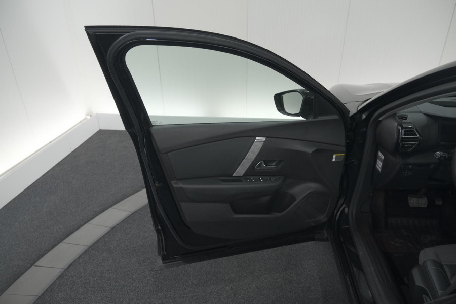 Citroën C4 Puretech 130 EAT8 Shine | Camera | Head-Up Display | Parkeersensoren | Navigatie