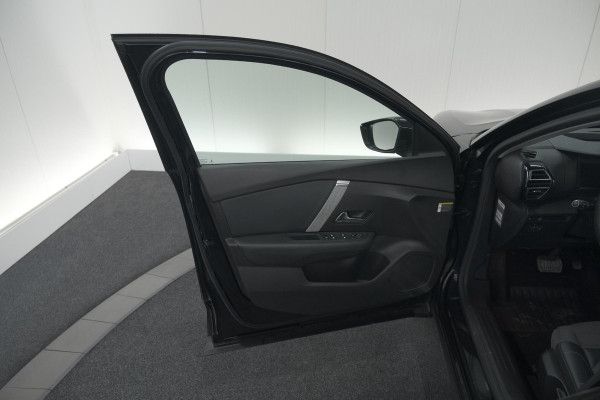 Citroën C4 Puretech 130 EAT8 Shine | Camera | Head-Up Display | Parkeersensoren | Navigatie