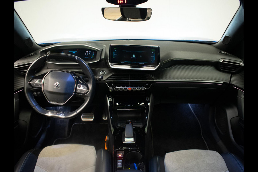 Peugeot e-2008 EV GT Pack 50 kWh Sport 3 FASE (PANORAMADAK,APPLE CARPLAY,LED,NAVI,3D CAMERA,ALCANTARA,DODE HOEK,NETTESTAAT)