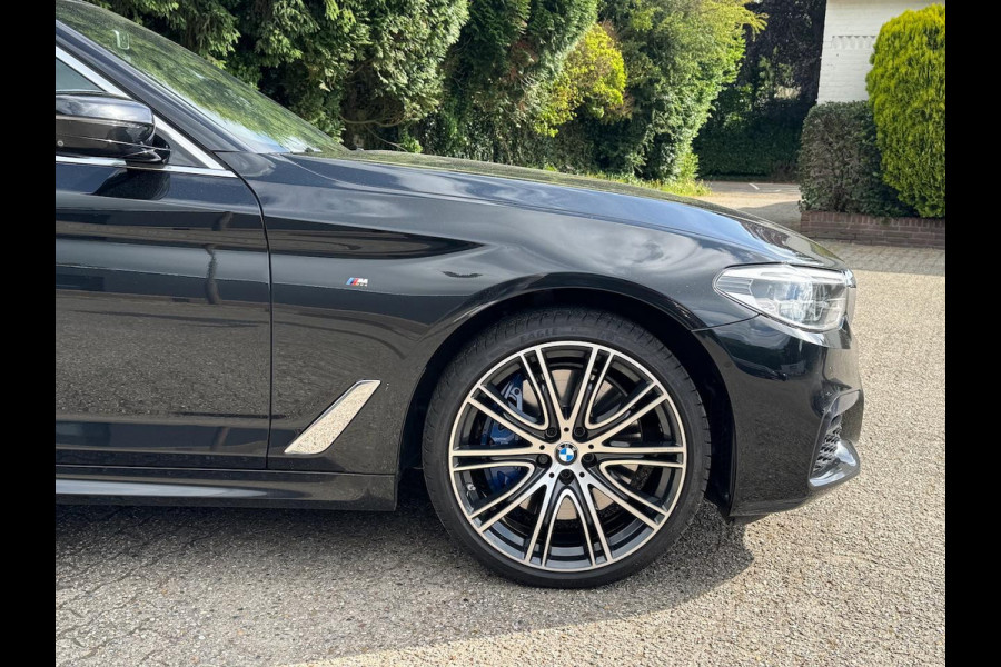 BMW 5 Serie Touring 540i xDrive High Ex. M Sport|4wStur||PANO|HuD|NL