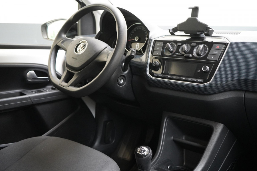 Volkswagen up! 1.0 R-Line 5-drs | Stoelverwarming | Lm velgen 17" | Airconditioning | Cruise control | Achteruitrijcamera