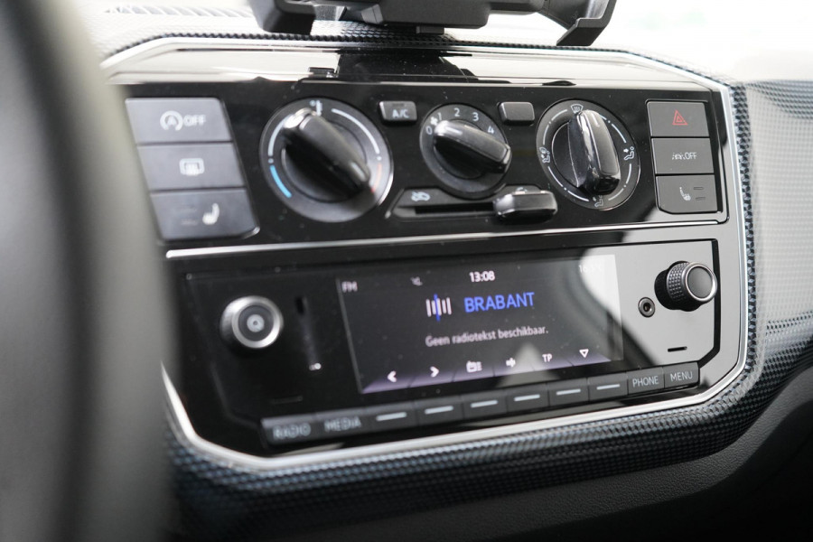 Volkswagen up! 1.0 R-Line 5-drs | Stoelverwarming | Lm velgen 17" | Airconditioning | Cruise control | Achteruitrijcamera