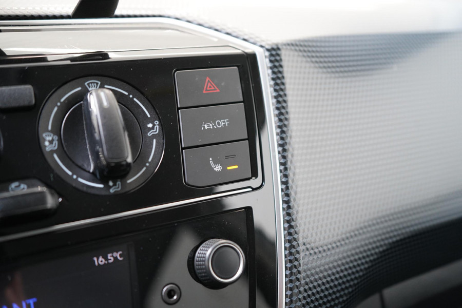 Volkswagen up! 1.0 R-Line 5-drs | Stoelverwarming | Lm velgen 17" | Airconditioning | Cruise control | Achteruitrijcamera