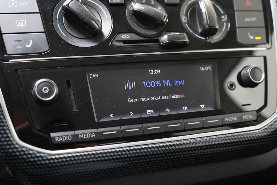 Volkswagen up! 1.0 R-Line 5-drs | Stoelverwarming | Lm velgen 17" | Airconditioning | Cruise control | Achteruitrijcamera