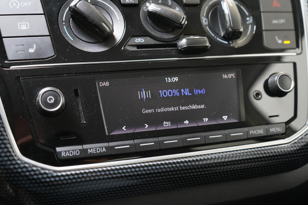 Volkswagen up! 1.0 R-Line 5-drs | Stoelverwarming | Lm velgen 17" | Airconditioning | Cruise control | Achteruitrijcamera
