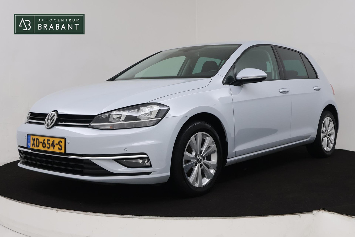 Volkswagen Golf 1.0 TSI Comfortline Automaat (NAVIGATIE, CARPLAY, STUURBEDIENING, PARKEERSENSOREN, CLIMA) Volkswagen Golf 1.0 TSI Comfortline Automaat (NAVIGATIE, CARPLAY, STUURBEDIENING, PARKEERSENSOREN, CLIMA)