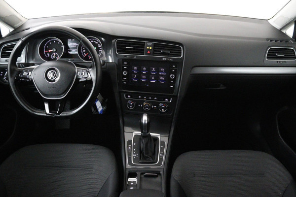 Volkswagen Golf 1.0 TSI Comfortline Automaat (NAVIGATIE, CARPLAY, STUURBEDIENING, PARKEERSENSOREN, CLIMA)