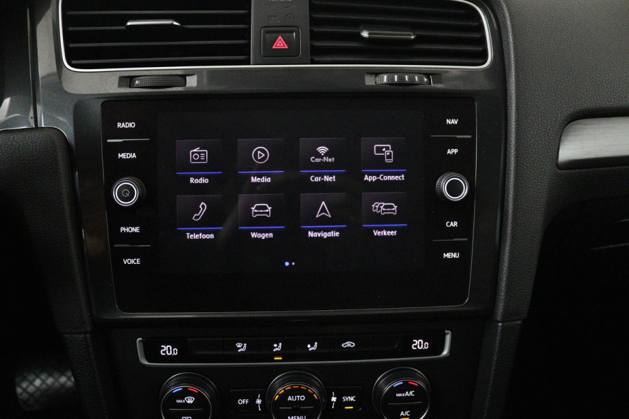 Volkswagen Golf 1.0 TSI Comfortline Automaat (NAVIGATIE, CARPLAY, STUURBEDIENING, PARKEERSENSOREN, CLIMA)