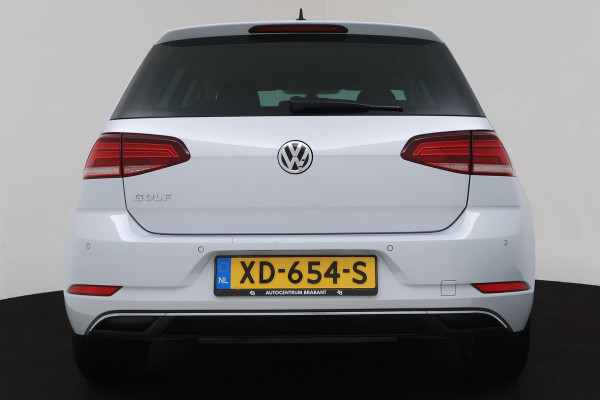 Volkswagen Golf 1.0 TSI Comfortline Automaat (NAVIGATIE, CARPLAY, STUURBEDIENING, PARKEERSENSOREN, CLIMA)