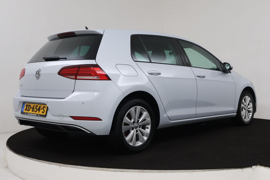 Volkswagen Golf 1.0 TSI Comfortline Automaat (NAVIGATIE, CARPLAY, STUURBEDIENING, PARKEERSENSOREN, CLIMA)
