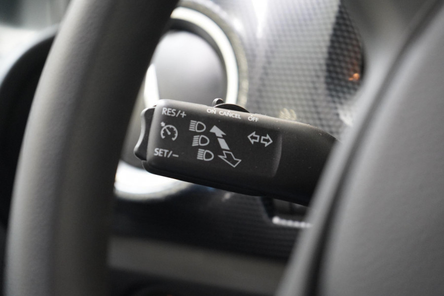 Volkswagen up! 1.0 | Comfortpakket | Climate control | Cruise control | Achteruitrijcamera