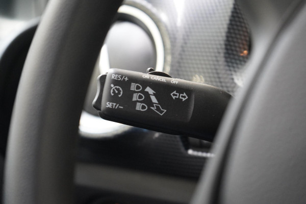 Volkswagen up! 1.0 | Comfortpakket | Climate control | Cruise control | Achteruitrijcamera