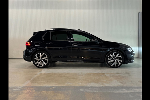 Volkswagen Golf 1.5 eTSI R-Line | PANO | 3x R-LINE | IQ LIGHTS | FABRIEKSGARANTIE