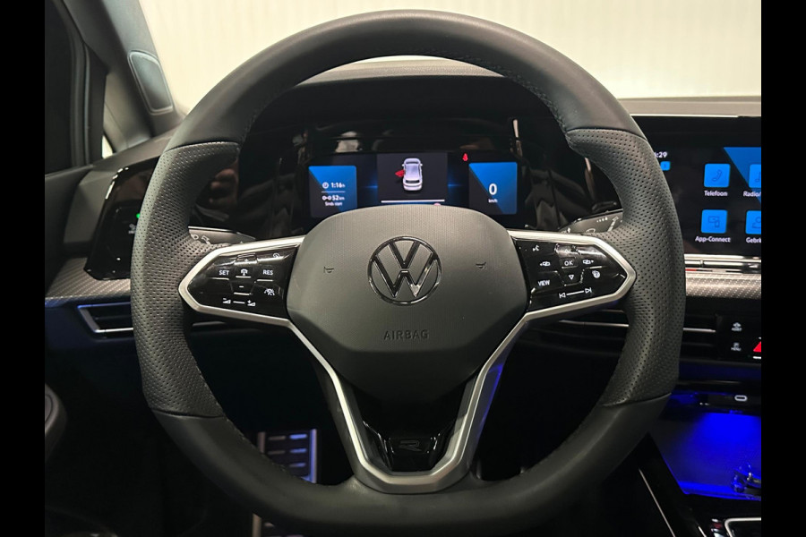 Volkswagen Golf 1.5 eTSI R-Line | PANO | 3x R-LINE | IQ LIGHTS | FABRIEKSGARANTIE