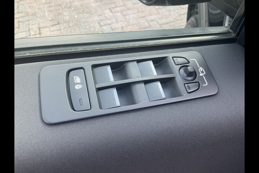 Land Rover Discovery Sport P300e 1.5 PHEV R-Dynamic incl.BTW 360° Carplay DAB Plug-in