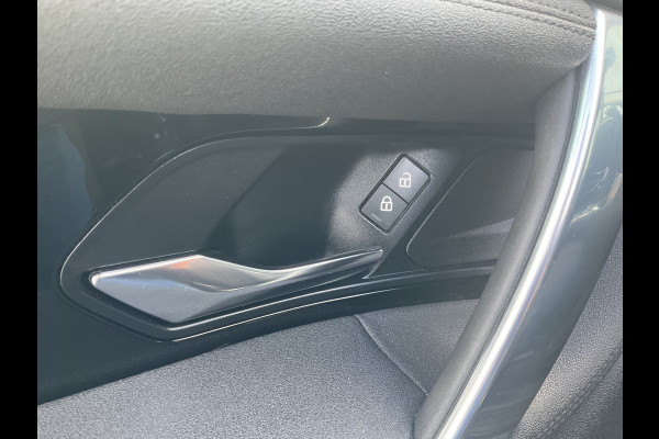 Land Rover Discovery Sport P300e 1.5 PHEV R-Dynamic incl.BTW 360° Carplay DAB Plug-in