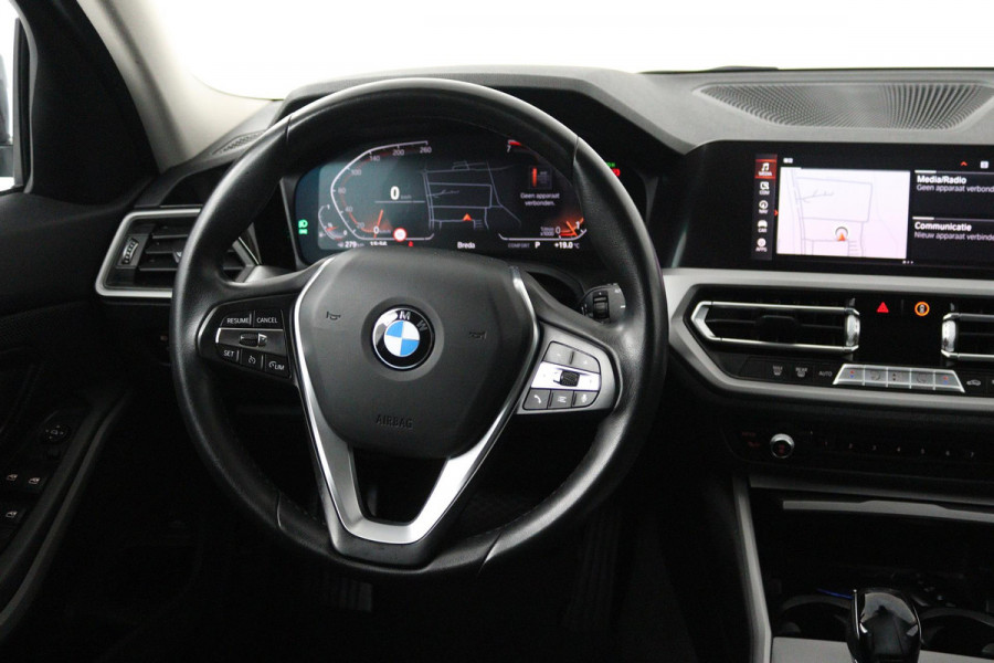 BMW 3 Serie Touring 320i Executive Edition (NAVIGATIE, CARPLAY, STUURBEDIENING, LED, 1e EIGENAAR, GOED, ONDERHOUDEN)