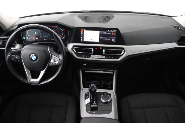 BMW 3 Serie Touring 320i Executive Edition (NAVIGATIE, CARPLAY, STUURBEDIENING, LED, 1e EIGENAAR, GOED, ONDERHOUDEN)