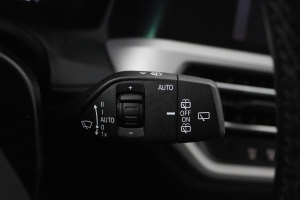 BMW 3 Serie Touring 320i Executive Edition (NAVIGATIE, CARPLAY, STUURBEDIENING, LED, 1e EIGENAAR, GOED, ONDERHOUDEN)