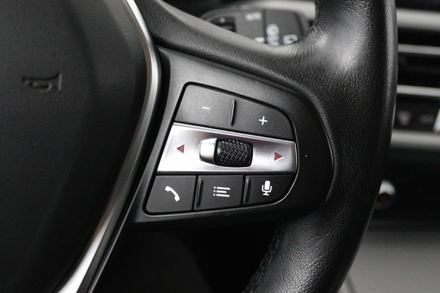 BMW 3 Serie Touring 320i Executive Edition (NAVIGATIE, CARPLAY, STUURBEDIENING, LED, 1e EIGENAAR, GOED, ONDERHOUDEN)
