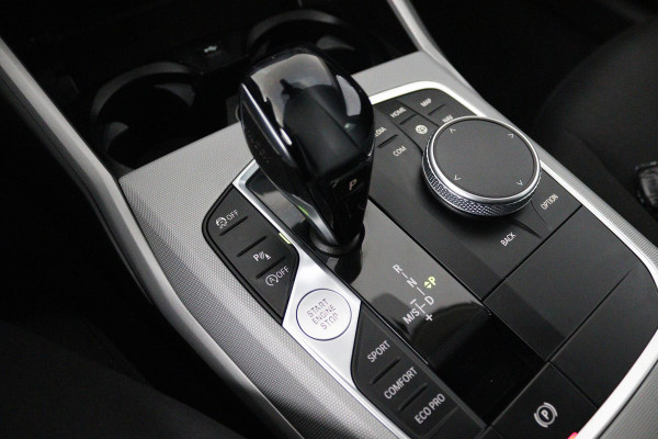 BMW 3 Serie Touring 320i Executive Edition (NAVIGATIE, CARPLAY, STUURBEDIENING, LED, 1e EIGENAAR, GOED, ONDERHOUDEN)